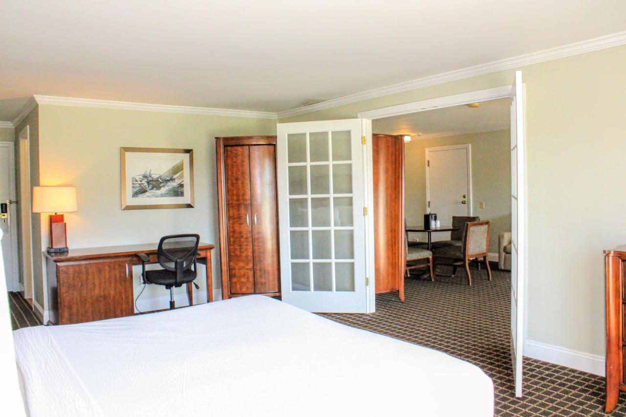ברנסטייבל Cape Cod Irish Village - The Emerald Resort מראה חיצוני תמונה