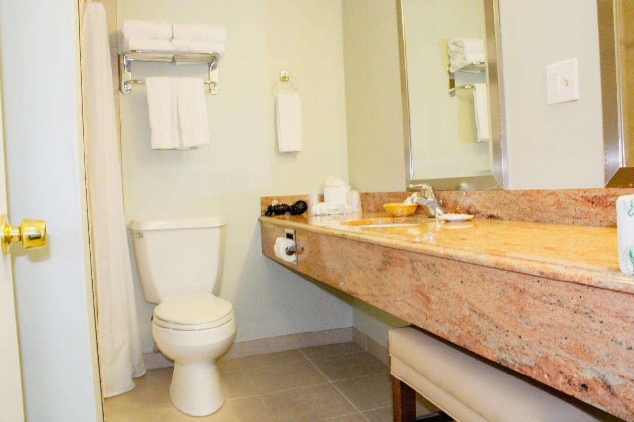 ברנסטייבל Cape Cod Irish Village - The Emerald Resort מראה חיצוני תמונה