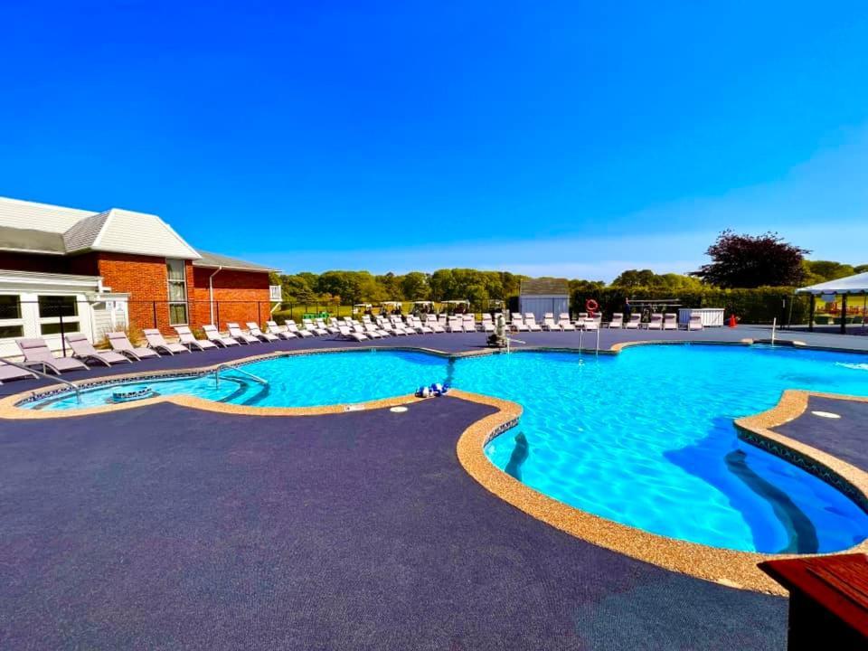 ברנסטייבל Cape Cod Irish Village - The Emerald Resort מראה חיצוני תמונה